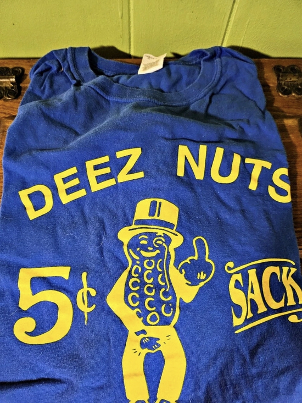 Graphic Tee in Blue & Yellow Like New